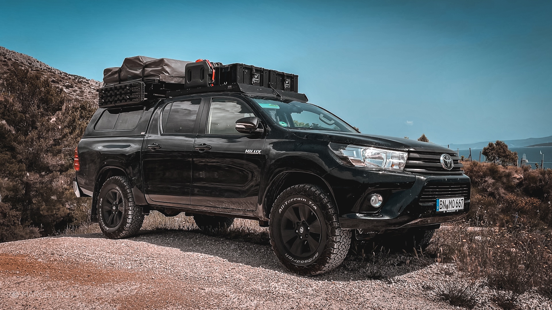 Hilux Revo in Kroatien mit Dachzelt